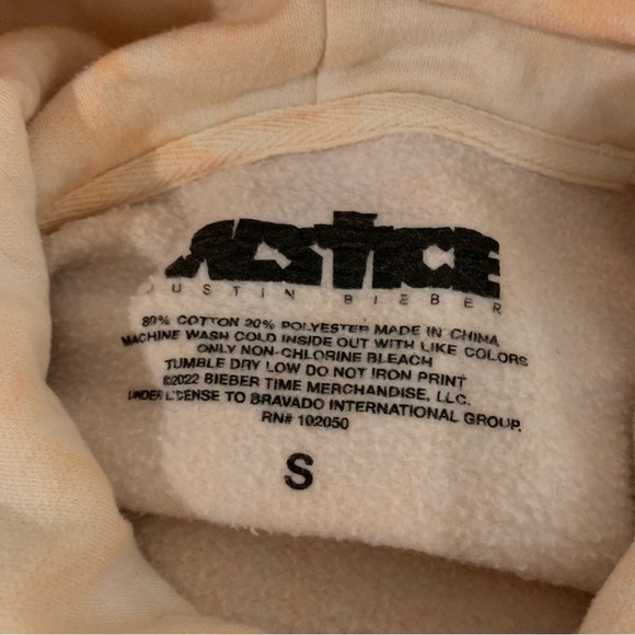 Peaches Justin Beiber sweater - Picture 7 of 7